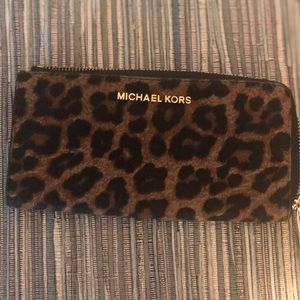 Chic Michael Kors wallet